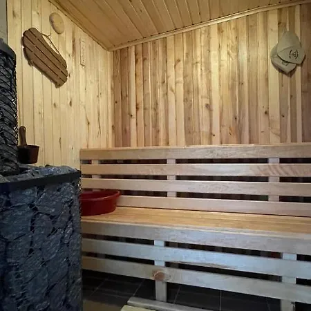 Laucinieki Apartman *
